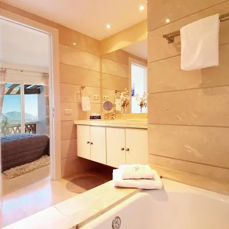 Vakantiehuis La Cala Golf Luxury Townhouse, Frontline Golf, Spectacular Views *
